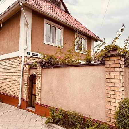 Guest House Crocus Bișkek Exterior foto